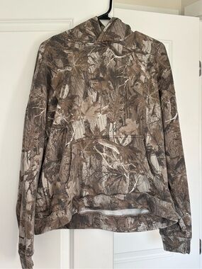 Hollister Camouflage Boxy Hoodie in Brown and Gray